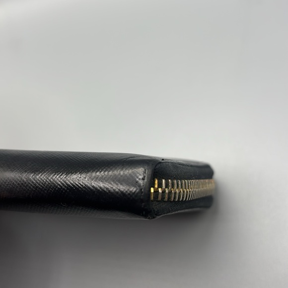 PRADA BLACK ZIP WALLET - Picture 6 of 11